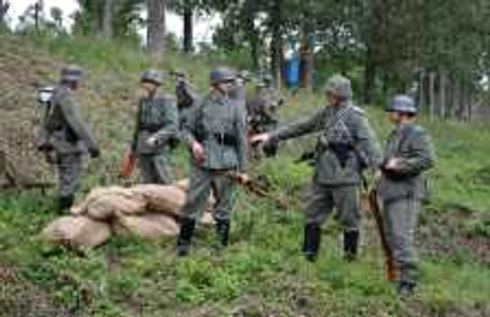 Luptele vor fi reconsituite fidel de pasionaţii de istorie militară. FOTO Facebook - Deutsches Freikorps