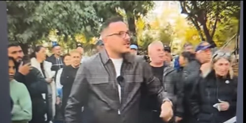 Makaveli captura fb Roamania Tara Noastra FB png