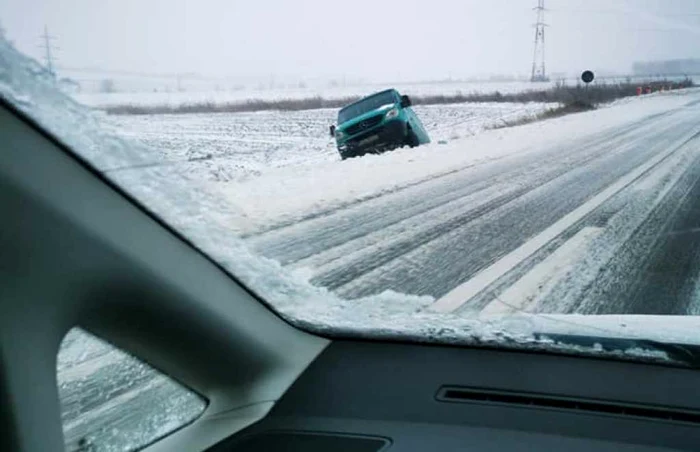 Şoferii, sfătuiţi să adapteze viteza la condiţiile meteo pentru a evita tragediile FOTO Adevărul