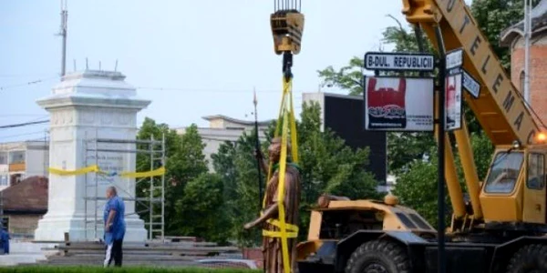 Statuia Libertății își va schimba din nou locul