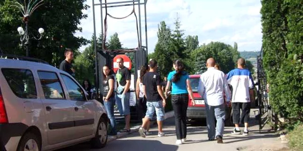 Târgovişte: Nervi la intrarea în Parcul Chindia