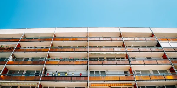 cladire bloc apartamente veszprem ungaria foto shutterstock