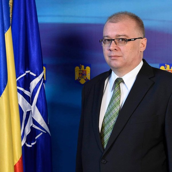 Ambasadorul Dan Mihalache: „Astăzi, să fii ministru în Țara Românească nu mai e mare scofală” | Podcastul lui Ionuț Vulpescu (sezonul 5, episodul 17)