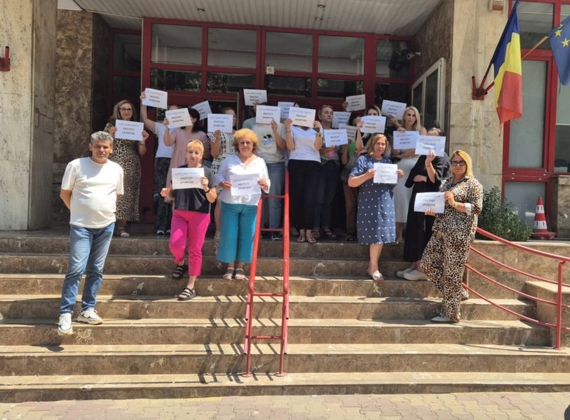 Angajații caselor de pensii amenință cu proteste: Legea salarizării taie din valoarea de referință și adâncește discrepanțele