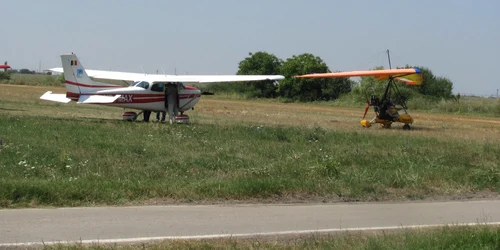 Avioane pe aeroportul Cioca Foto