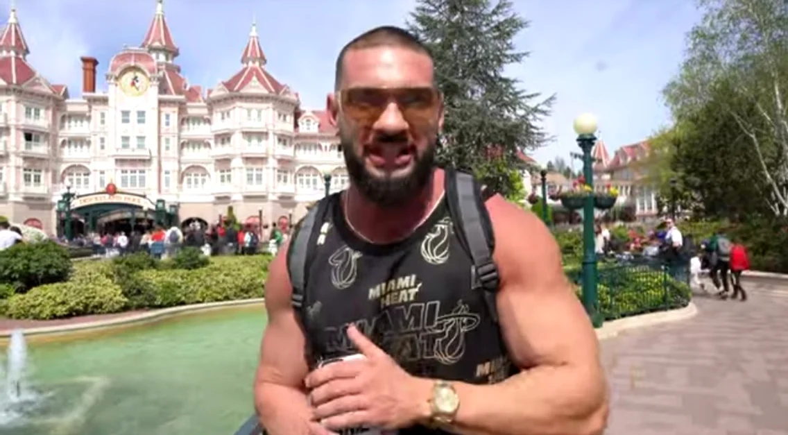 dorian popa in fata la Disney jpg