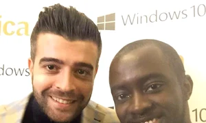 Tobi Ibytoye a ţinut să se fotografieze alături de Speak jpeg