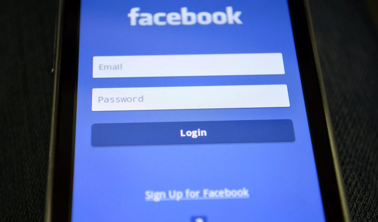 Facebook ar putea fi următorul consilier financiar pentru utilizatorii săi