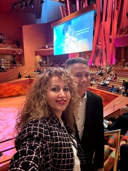 "Am venit special pentru concertul lui Itzhak Perlman pentru că ăsta a fost cadoul meu pentru Doug, pentru ziua lui de naștere și de aniversarea noastră", ne-a spus ANAMARIA FERENTZ