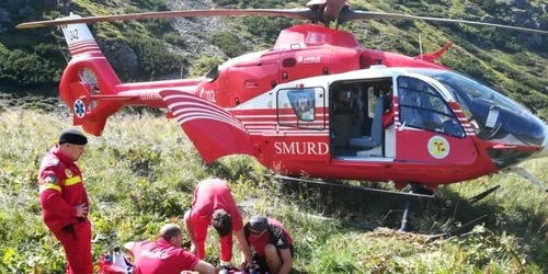 interventie pe munte cu elicopterul smurd foto salvamont hunedoara