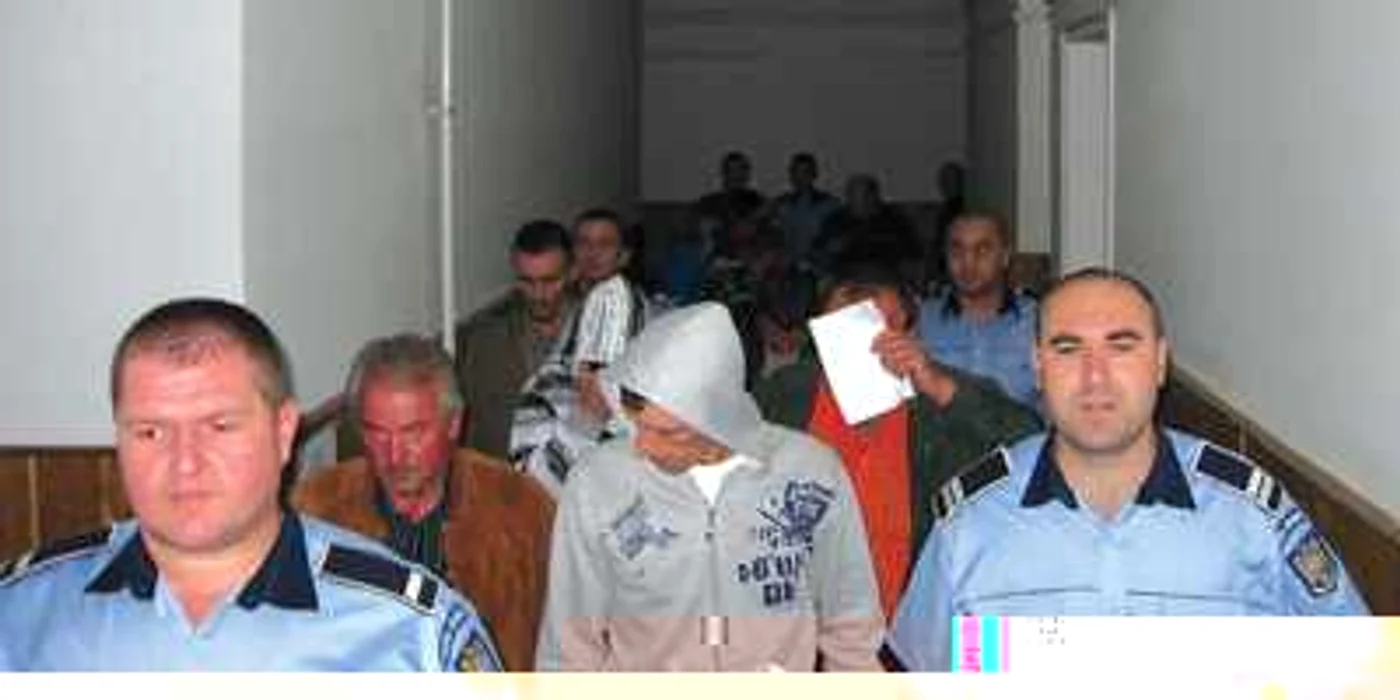 Timişoara: Hoţii de la BCR filiala Curtici cer eliberarea