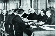 Negocierile purtate în cadrul Conferinței de Pace de la București (© Getty Images)