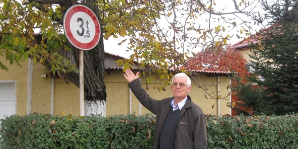 Teodor Bejan ne arată indicatoarele 