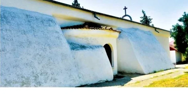 Biserica îngropată de la Istria - Constanţa Foto histria-cheiledobrogei.ro
