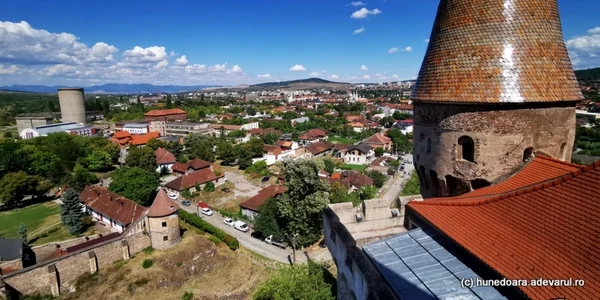 hunedoara vazuta de la castelul corvinilor foto daniel guta adevarul