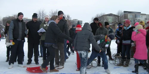 Derdeluşul de la Pacea  a fost plin de oameni care au venit la Carnavalul zăpezii