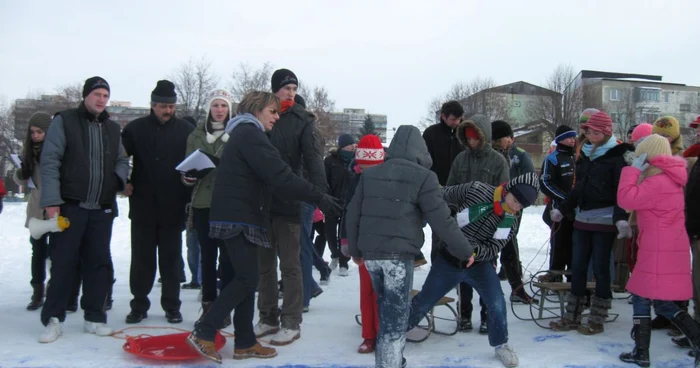 Derdeluşul de la Pacea a fost plin de oameni care au venit la Carnavalul zăpezii