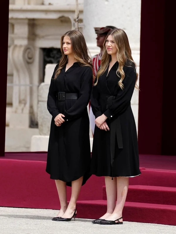 Prințesa Leonor și Infanta Sofia la întâlnirea cu Papa Leon. FOTO: Casa Regală spaniolă
