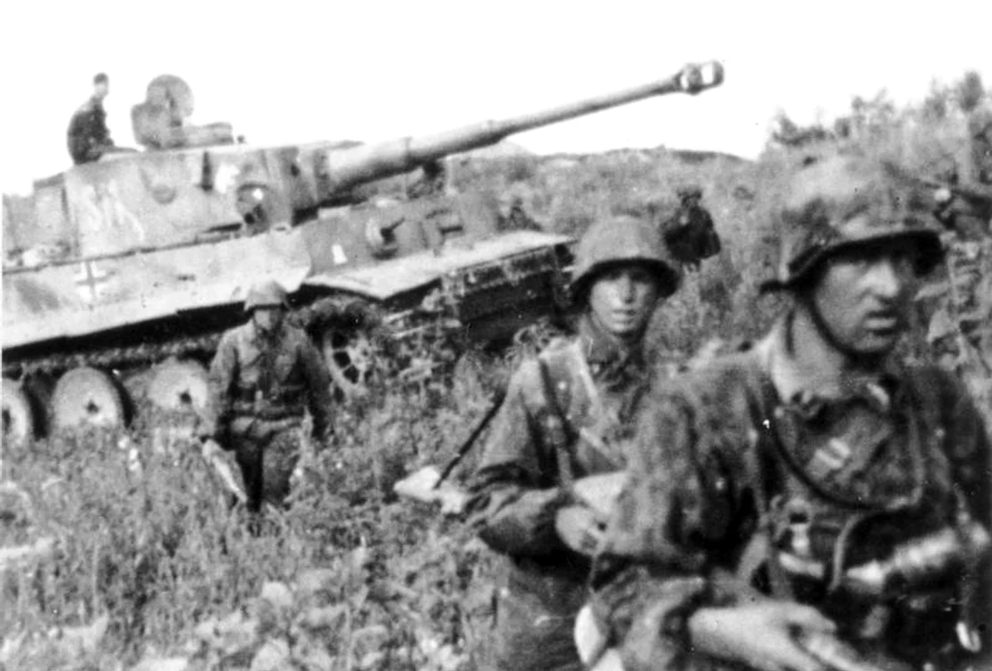 Bundesarchiv Bild 101III Zschaeckel 206 35, Schlacht um Kursk, Panzer VI (Tiger I) jpg jpeg