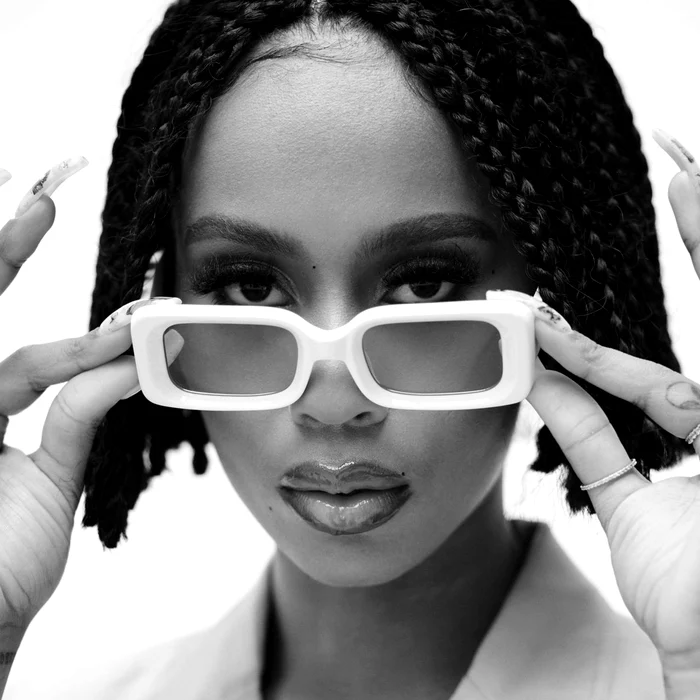 
    IAMDDB, artista ce încearcă să spargă noi bariere în scena urbană londoneză, va fi prezentă la Cluj  