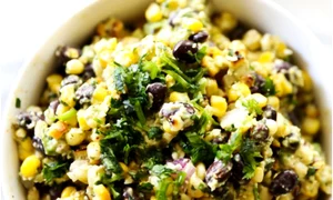 salata mexicana cu porumb jpeg