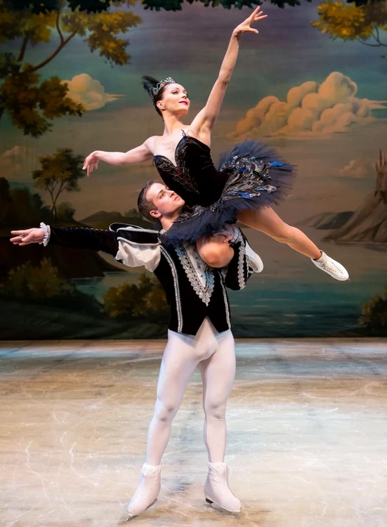 Baletul din Sankt Petersburg i-a ţinut pe spectatori cu ochii pe scenăfoto: arhiva personală