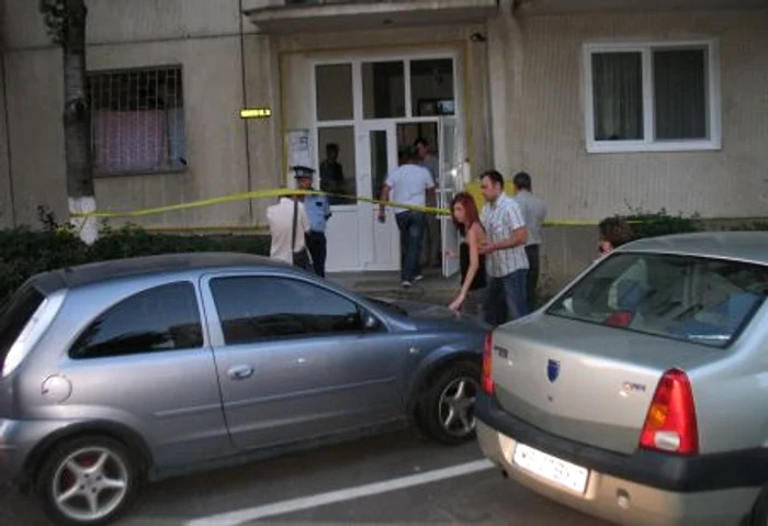 
    Fata care venise în apartamentul celor doi a fost dusă la audieri  