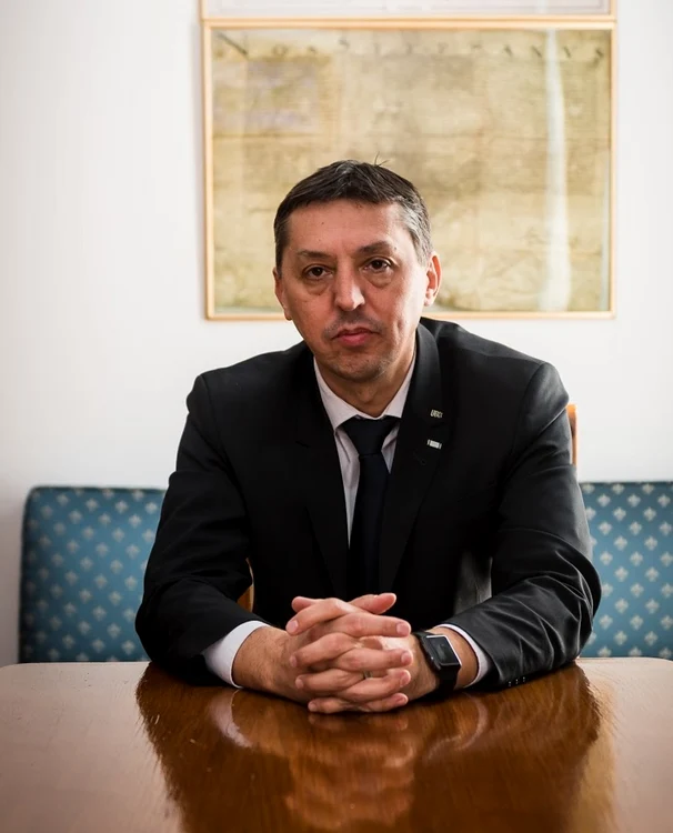 Daniel David susţine că trebuie să ne pregătim psihologic pentru a putea rezolva eficient problemele practice pe care le pune războiul. FOTO: Arhivă personală