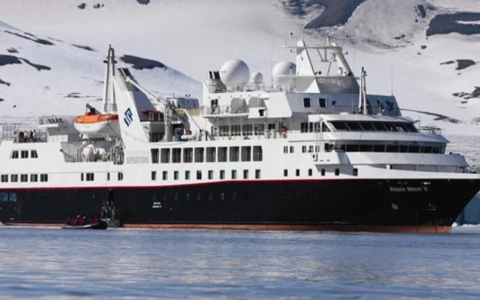 Vasul "Princes Albert II" în zona Antarctica