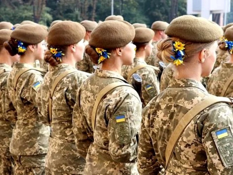 Peste 40.000 de femei sunt înrolate în armata ucraineană, iar 4.000 sunt implicate în operaţiuni de luptă