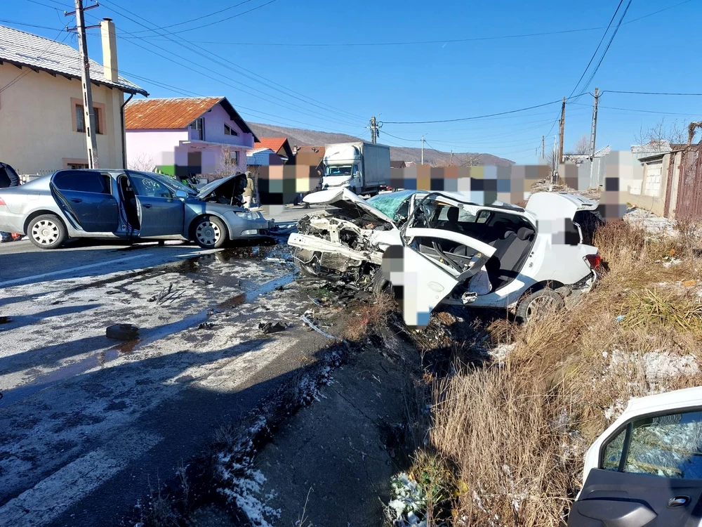 O persoană a murit în urma impactului. FOTO ISU Argeș