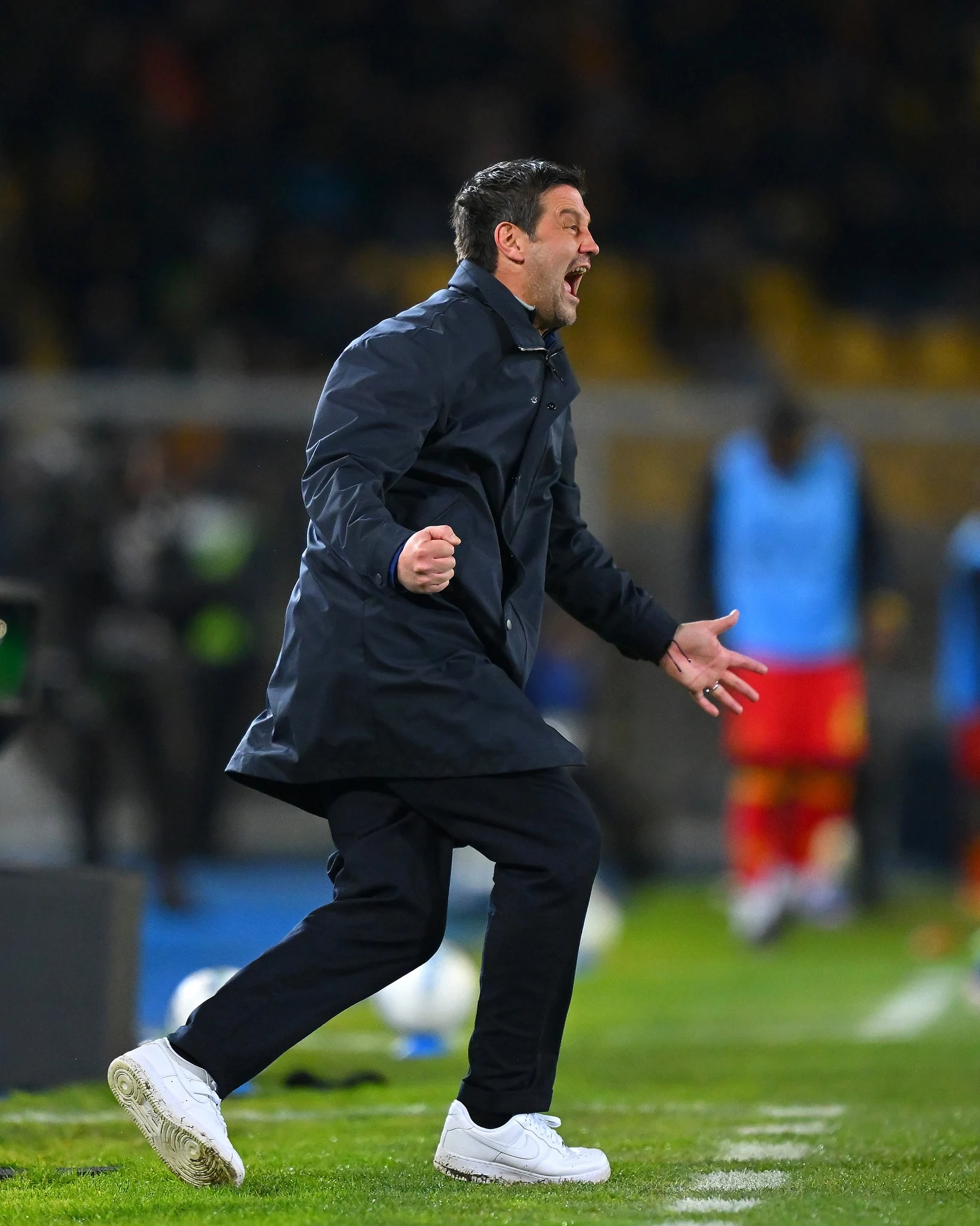 Cristi Chivu, cu o mână pe trofeu în Italia. Inter e la o diferență uriașă față de AC Milan, care s-a făcut de râs acasă