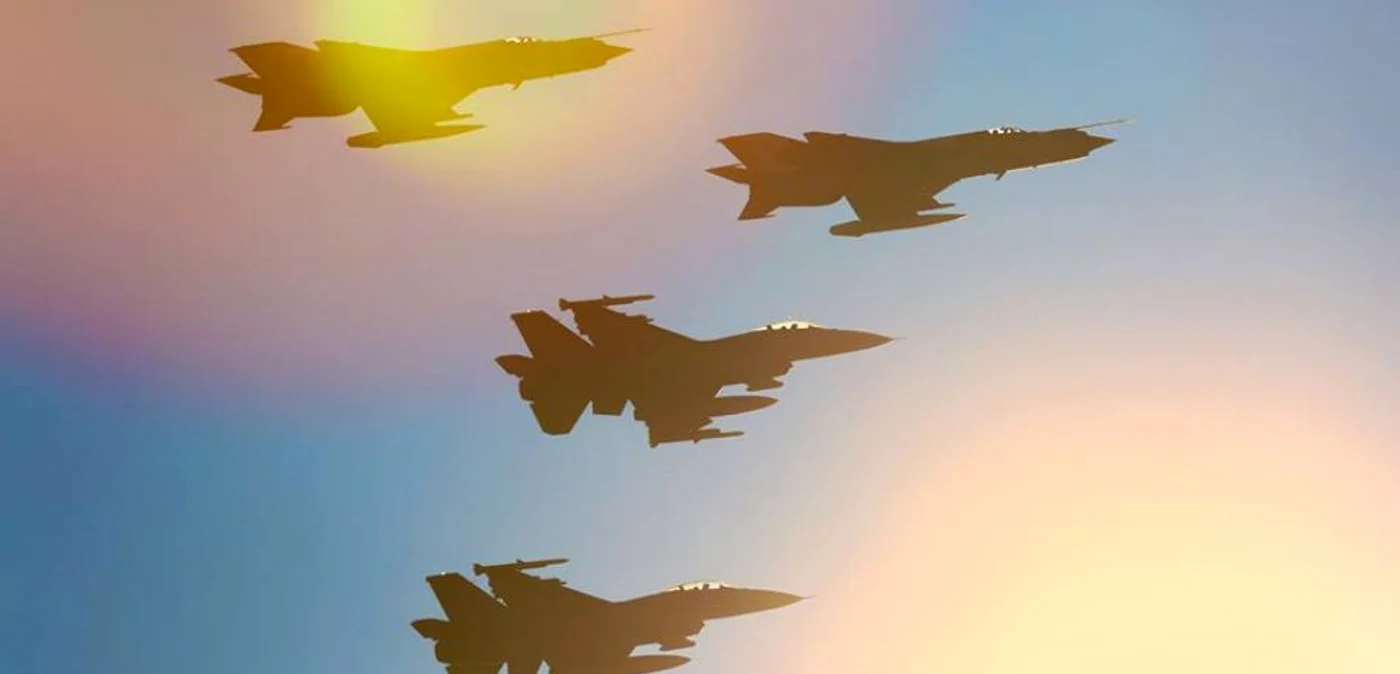 Avioane de vânătoare de tip F-16 şi MIG 21 FOTO: Bogdan Pop - pagina de facebook a Bazei Aeriene 71 Câmpia Turzii