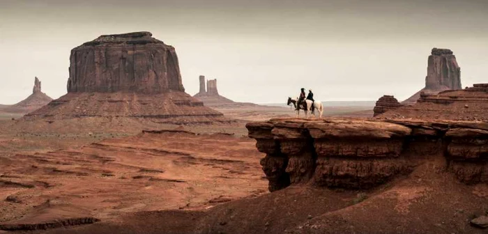 O imagine clasică de western din "Lone Ranger" FOTO Forum Film