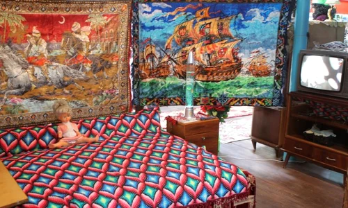 Muzeul kitsch-ului din Bucureşti FOTO Eduard Enea