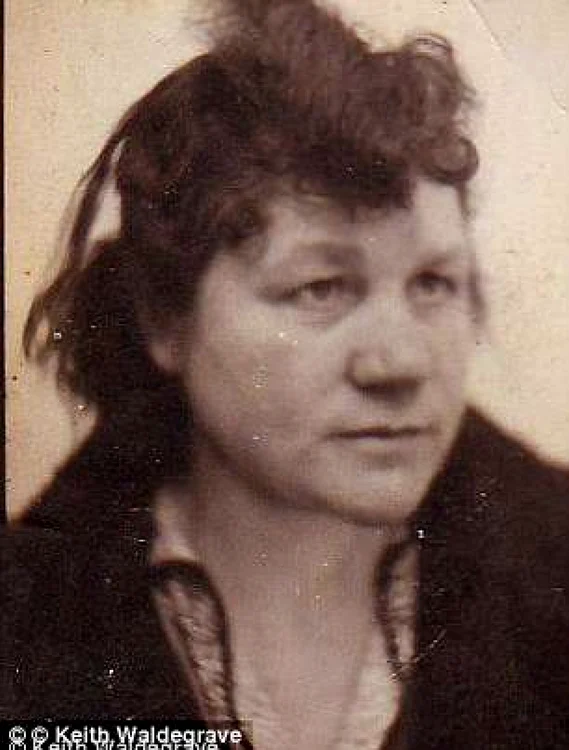 Charlotte Lobjoie, femeia pictată de Hitler                                               FOTO: dailymail/ Keith Waldegrave