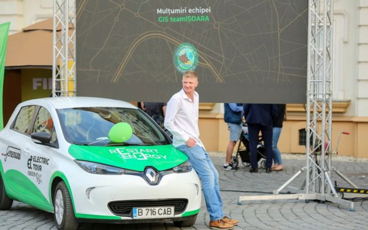 Christian Gernemann şi maşina electrică Renault Zoe