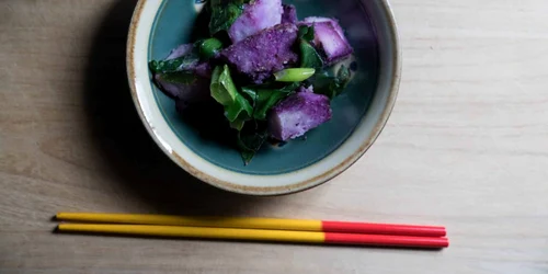 Cartoful dulce violet sau mov ori purpuriu sau batata Foto bluezones com jpg