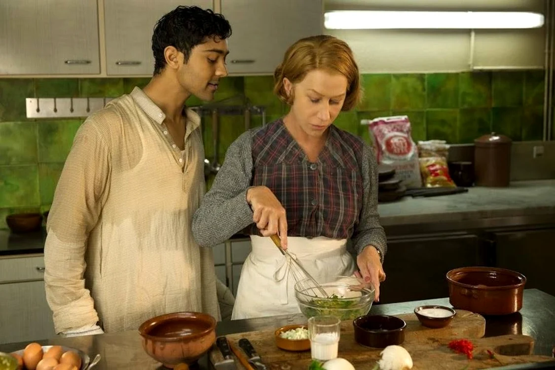 Actriţa Hellen Mirren joacă rolul unei patroane „înţepate“ în
comedia gastronomică „The Hundred-Foot Journey/ Război în
bucătărie“ FOTO cinemagia.ro