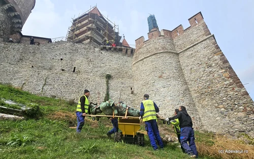 Statuia lui Ioan de Hunedoara  Foto Daniel Guță ADEVĂRUL (46) jpg