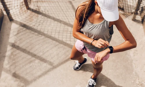 femeie care face sport jpg