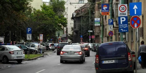 Parcare ilegală în centrul Timişoarei FOTO ratt.ro