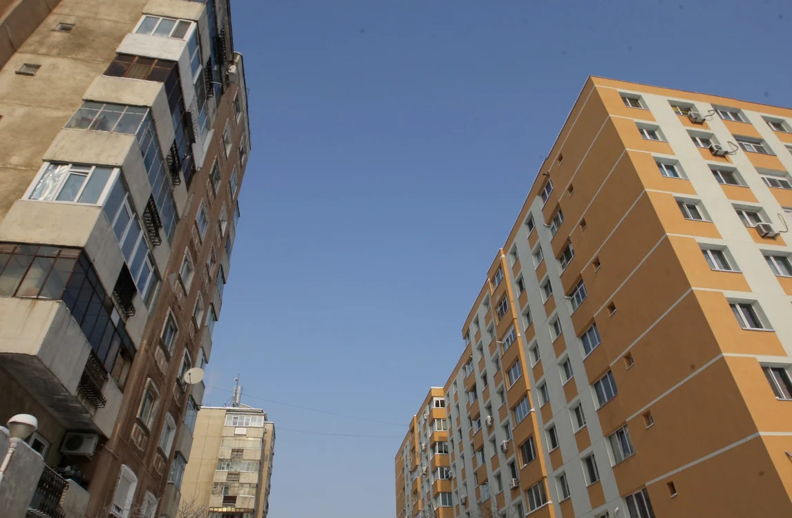 La concurs vor putea lua parte toate asociaţiile de proprietari din Piteşti care nu au restanţe mai vechi de 30 de zile către furnizorii de utilităţi. Foto Arhivă Adevărul