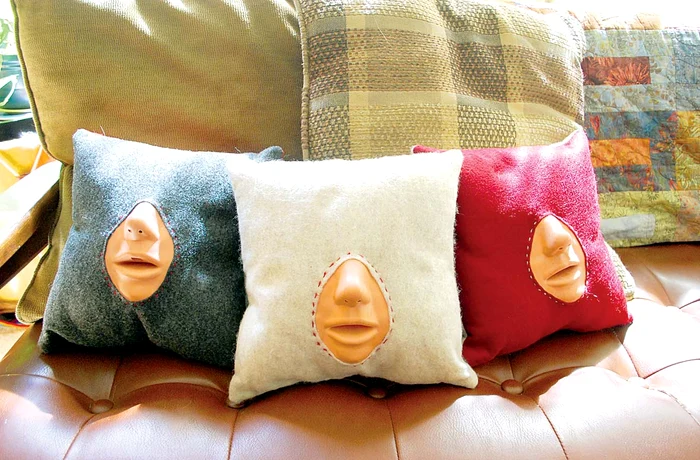 
    Perna cu faţă  te-nvaţă să  săruţi ca un  profesionist (foto: guliver/ rexfeatures)  