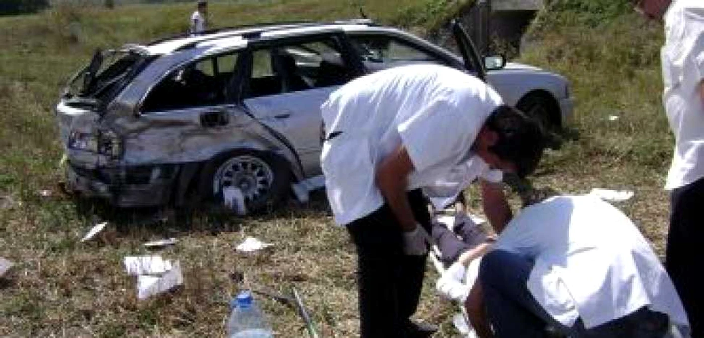 Bacău: Trei răniţi într-un accident rutier (VIDEO)