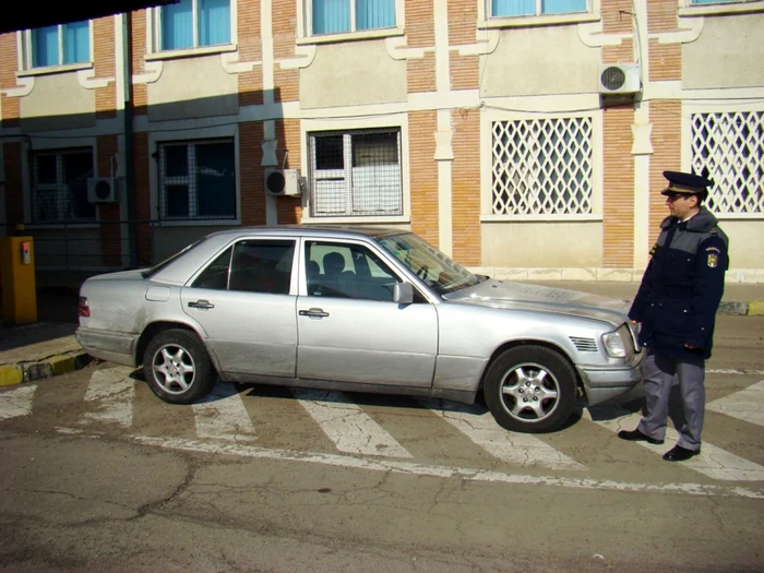 Autoturismul a fost confiscat de poliţiştii de frontieră vasluieni FOTO:adevarul