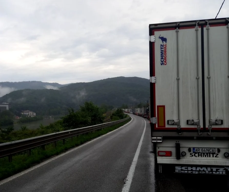 Accident mortal pe Valea Oltului care a dus la blocarea traficului între Vâlcea şi Sibiu Foto Arhiva Adevărul