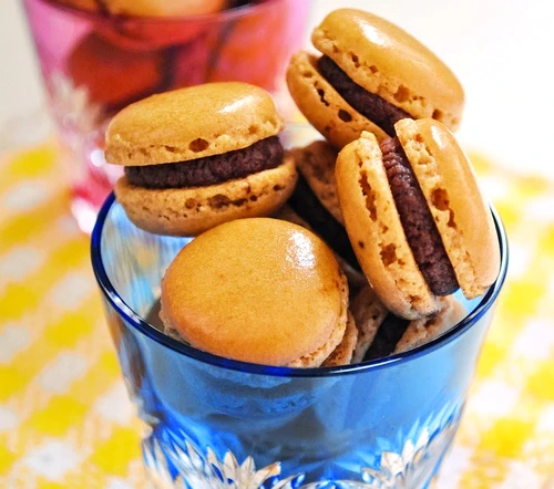 macarons cu cacao jpeg