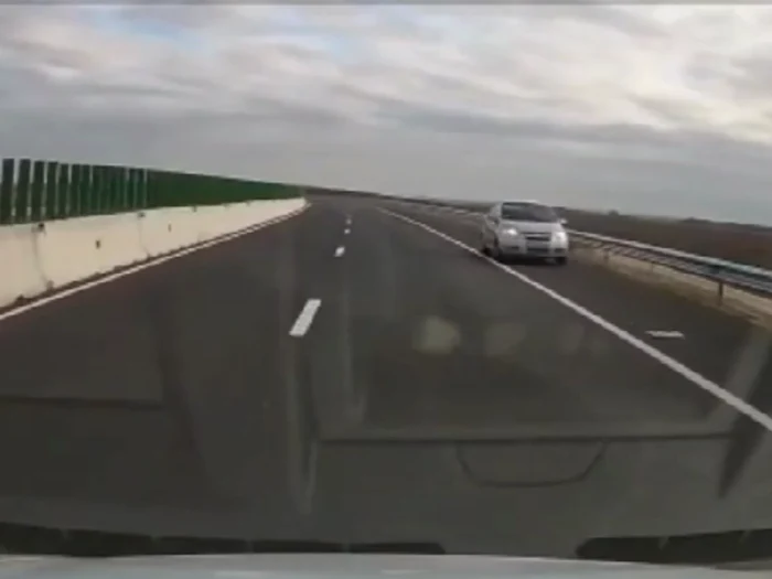Șofer prins pe contrasens/FOTO: Captură video Observator
