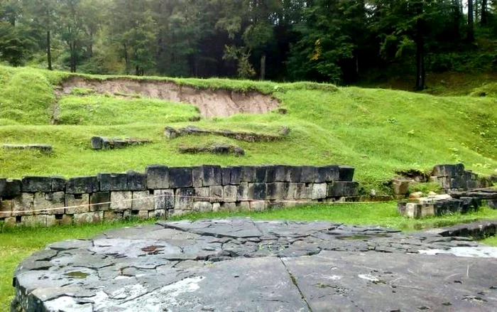 sarmizegetusa regia foto spami